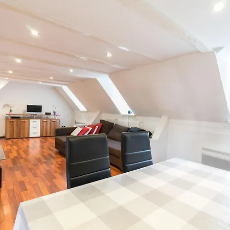 32 Grand Rue 2pc Apartment